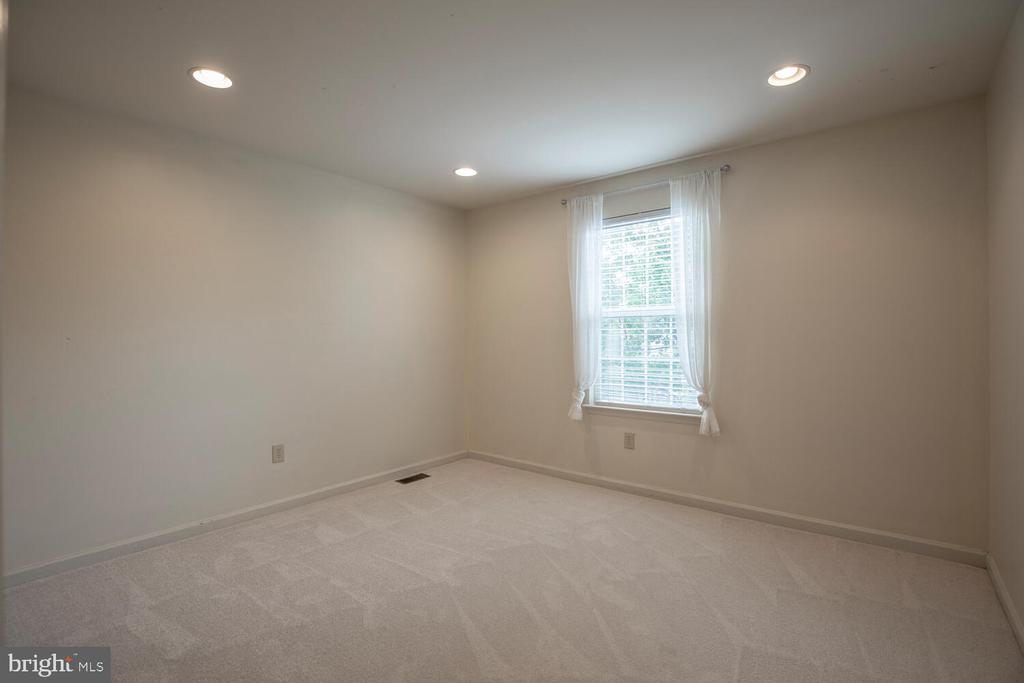 425 ELM CIRCLE
