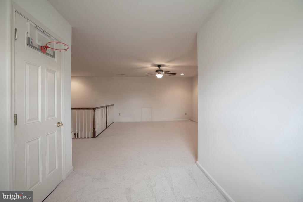 425 ELM CIRCLE