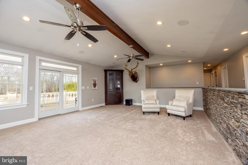 6469 GROVELAND ROAD