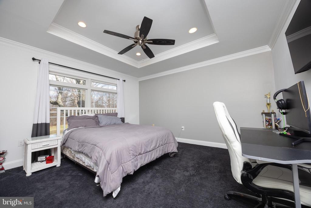 6469 GROVELAND ROAD