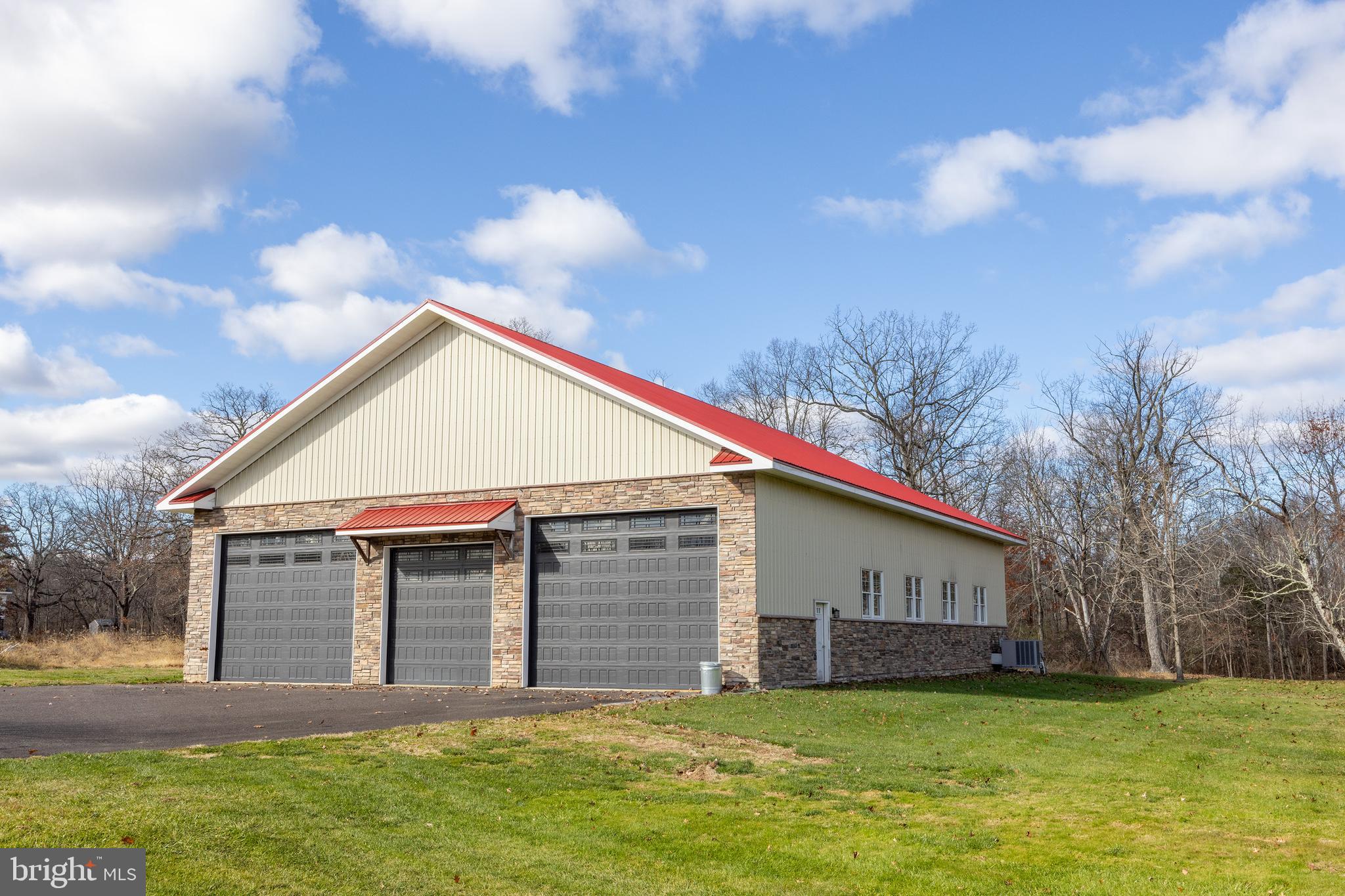 6469 GROVELAND ROAD