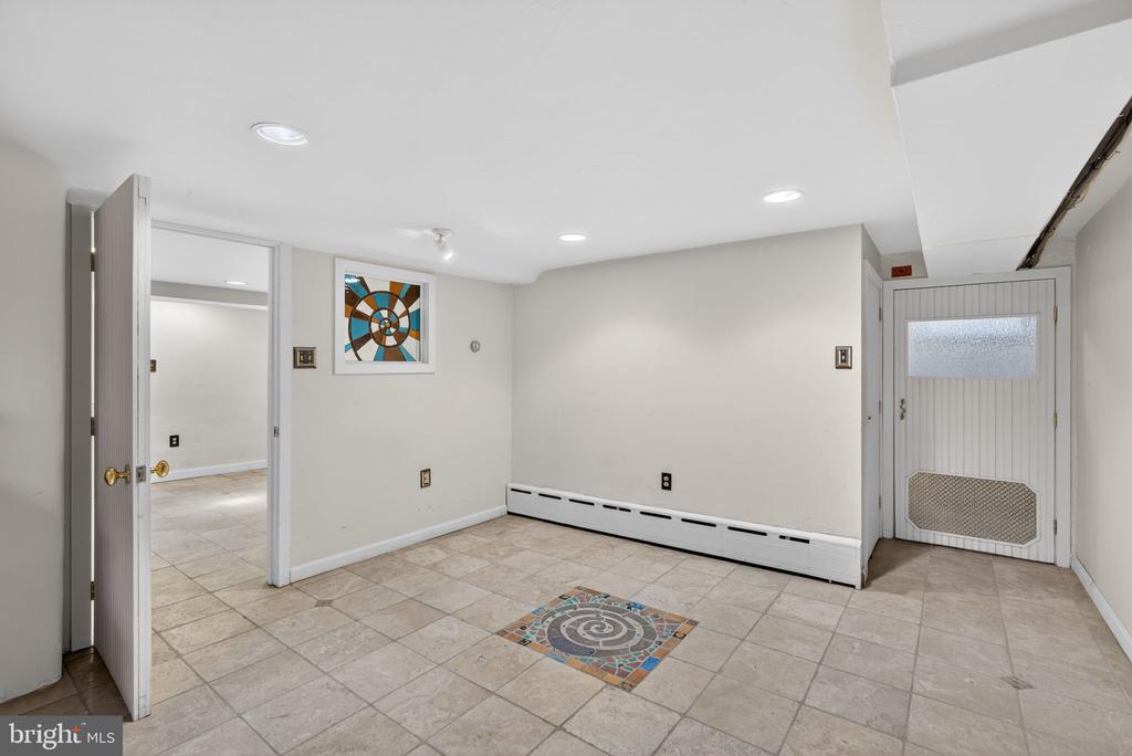 400 W COURT STREET