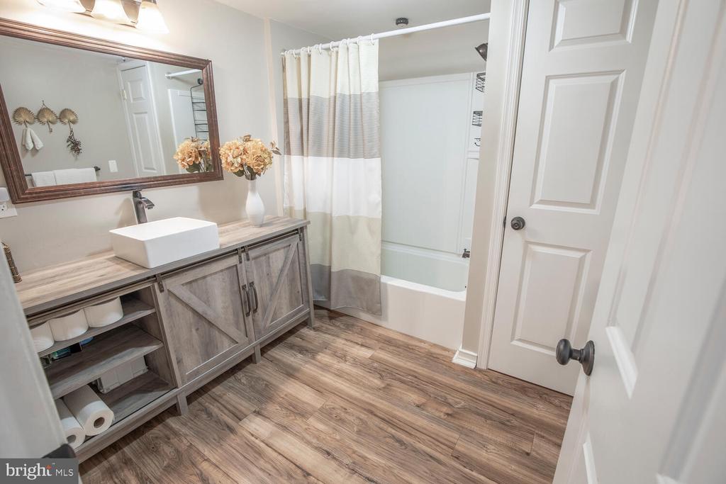 481 REDBUD COURT