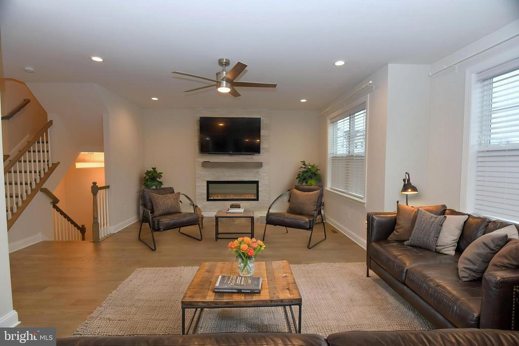 2 WARREN DRIVE