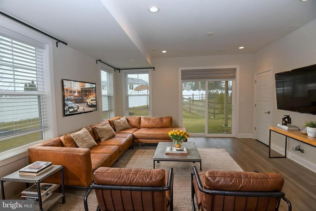 2 WARREN DRIVE