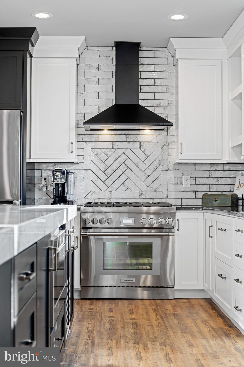 172 LAFAYETTE STREET