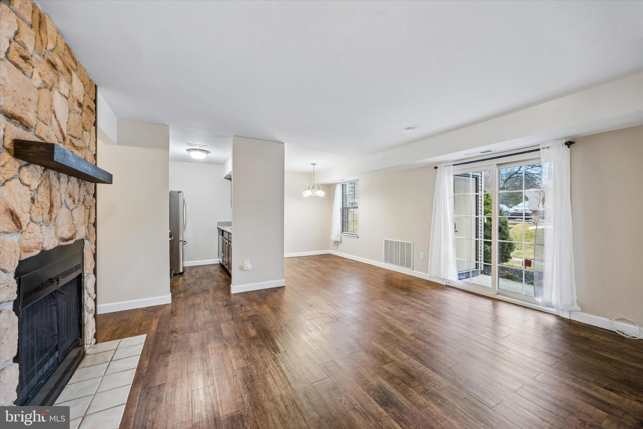 463 REDBUD COURT