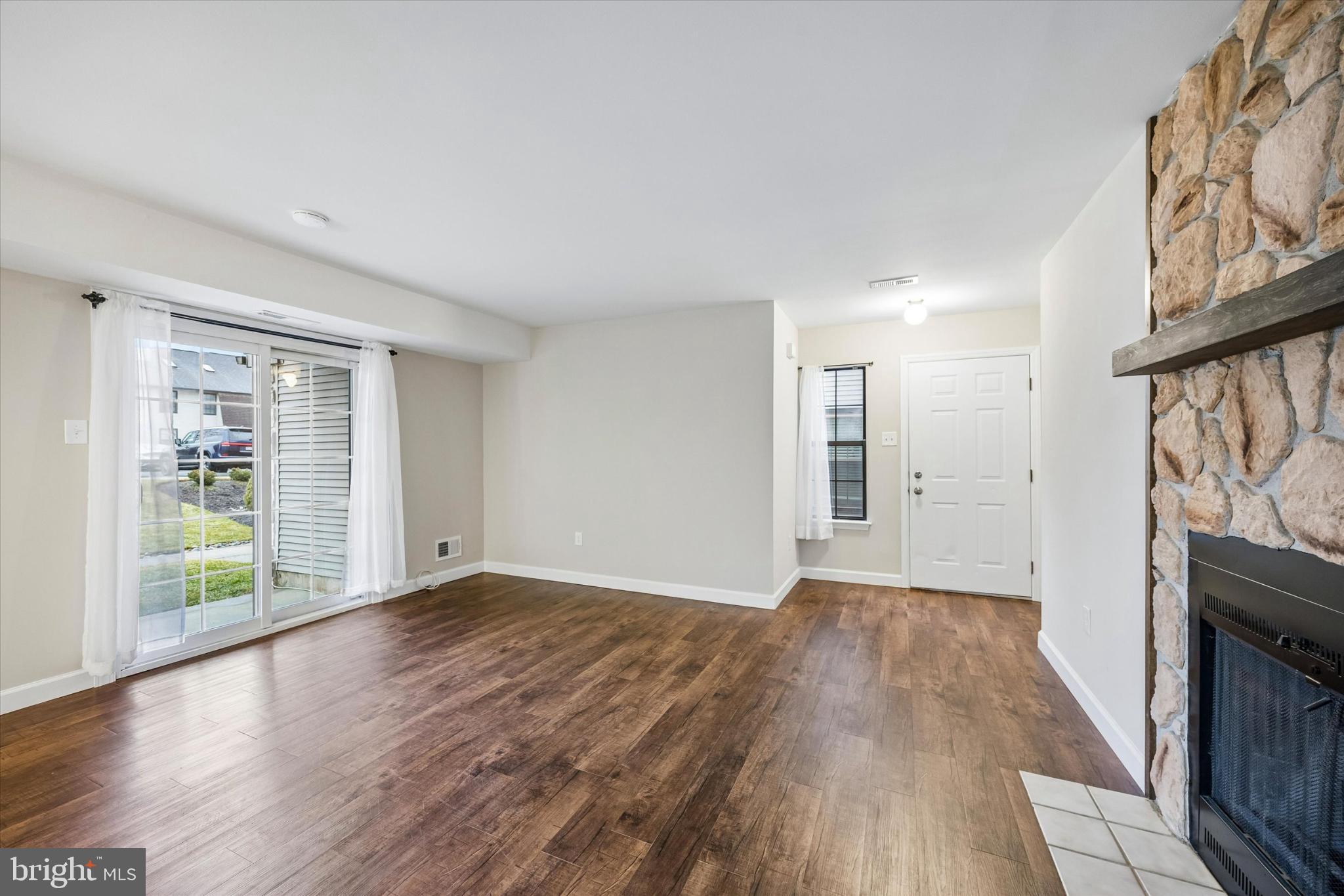 463 REDBUD COURT