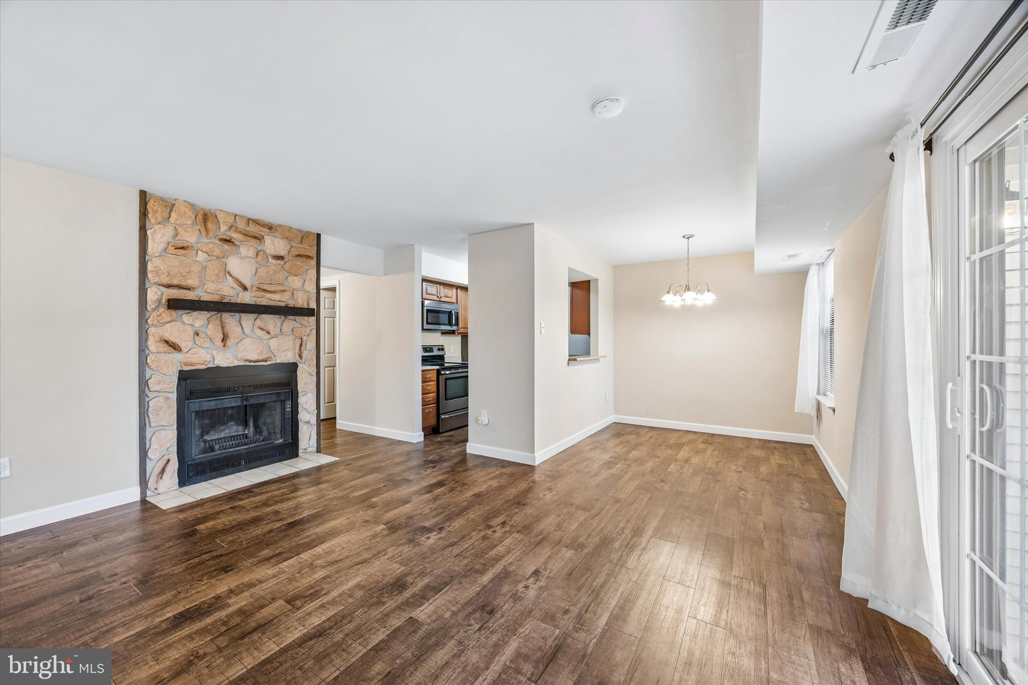 463 REDBUD COURT