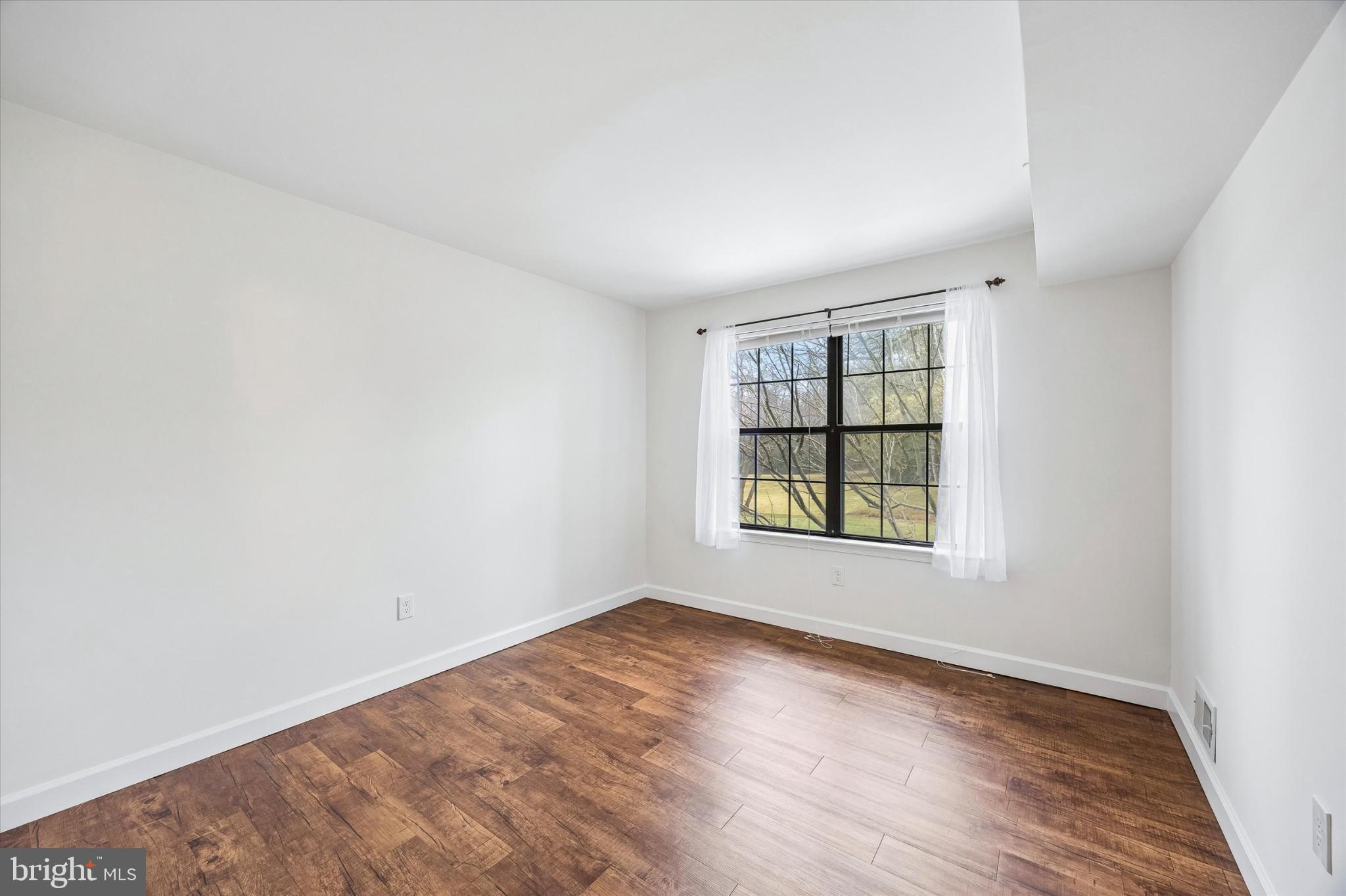 463 REDBUD COURT