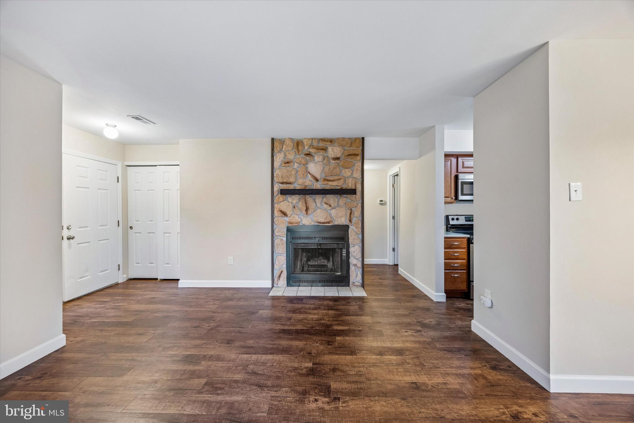 463 REDBUD COURT