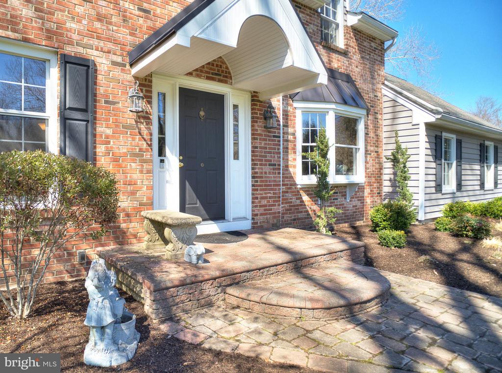 30 JOHN DYER WAY