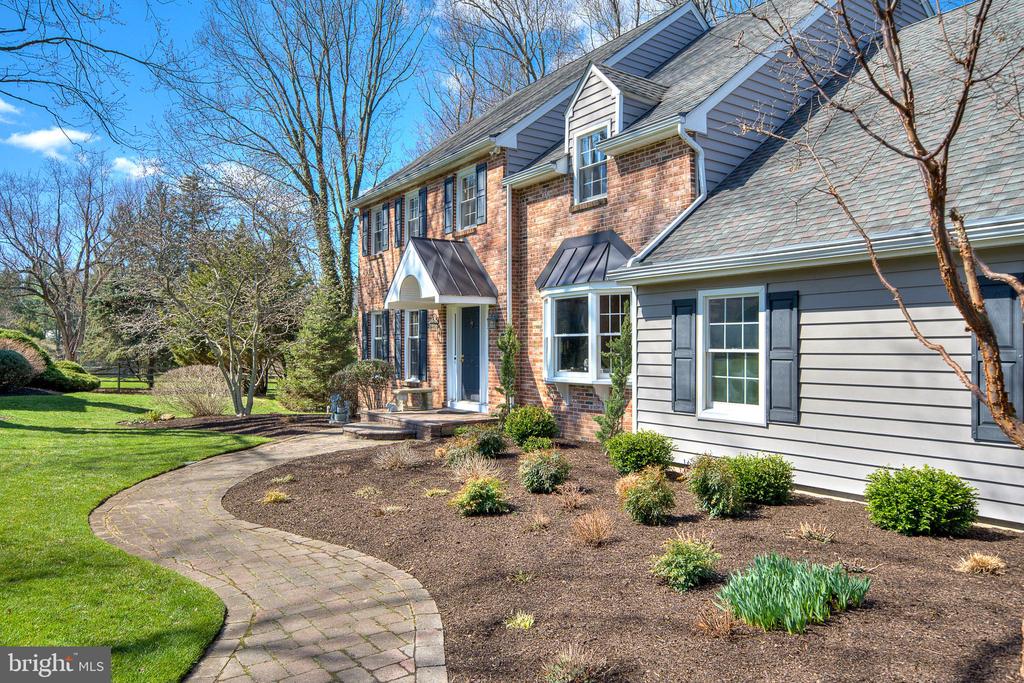 30 JOHN DYER WAY