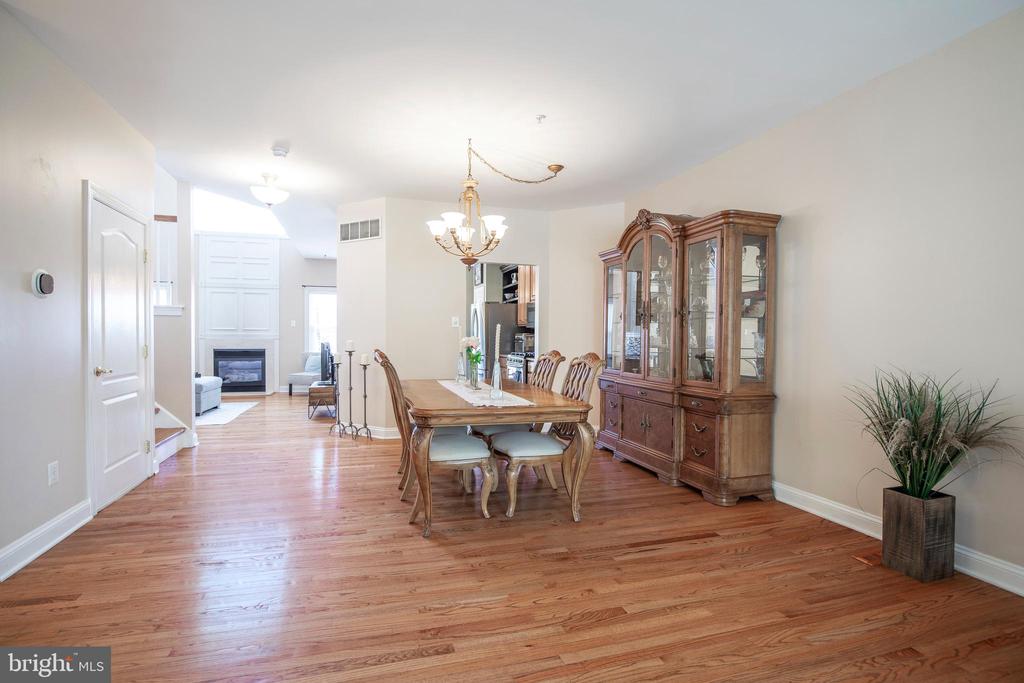 4625 OLD OAK ROAD