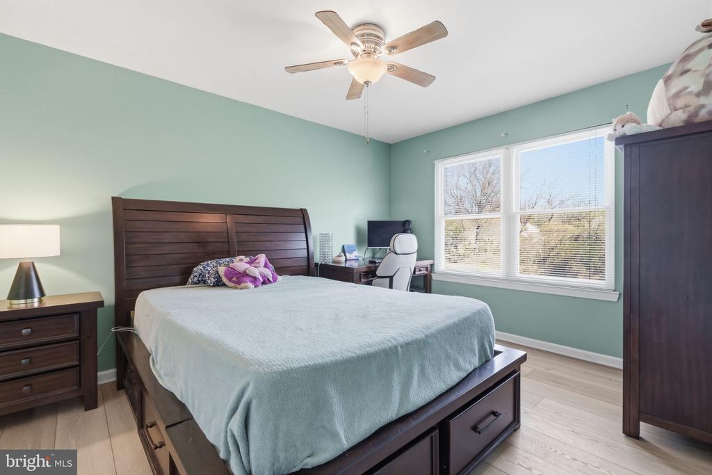 1560 HUMMINGBIRD COURT