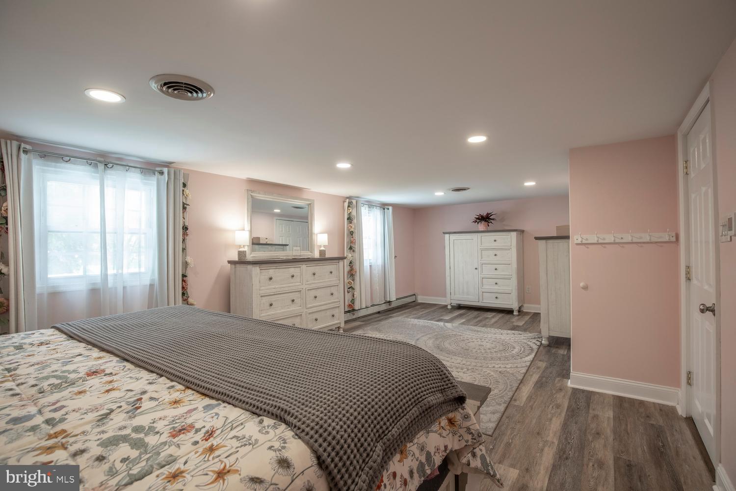 251 UPPER HOLLAND ROAD