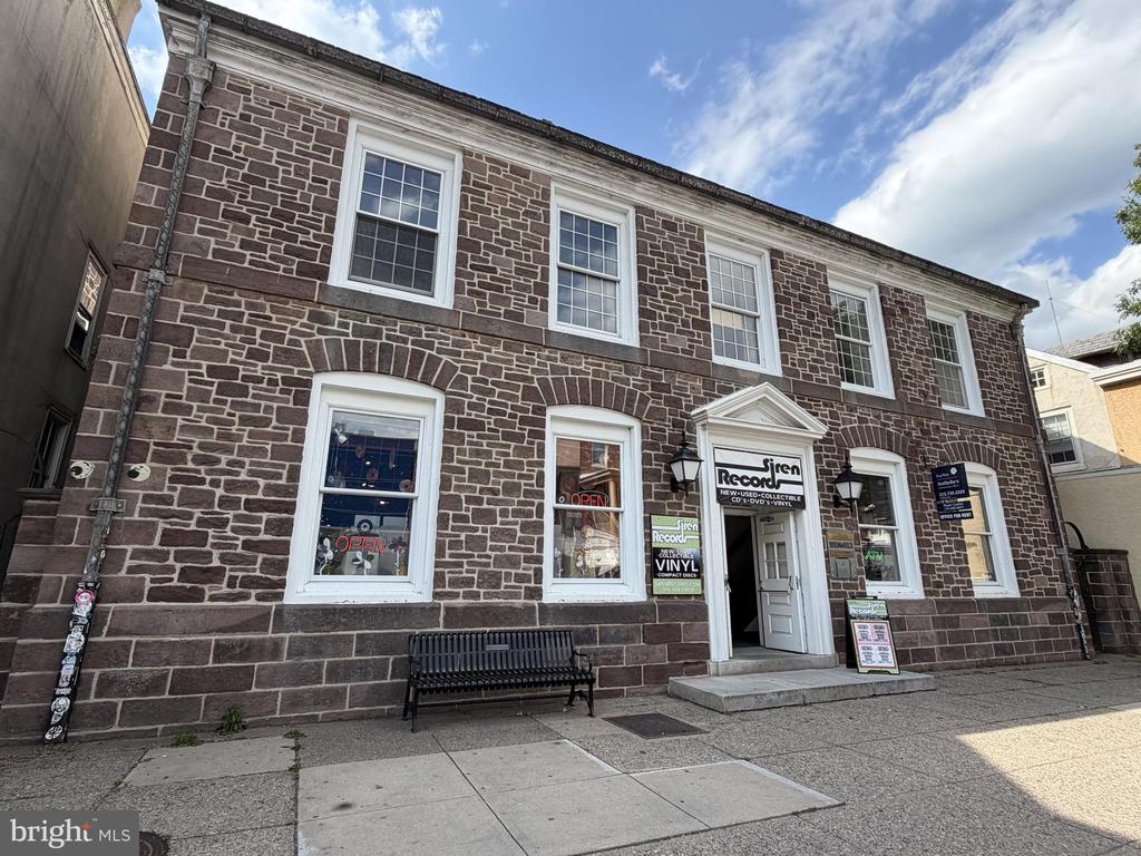 25 E STATE STREET 201