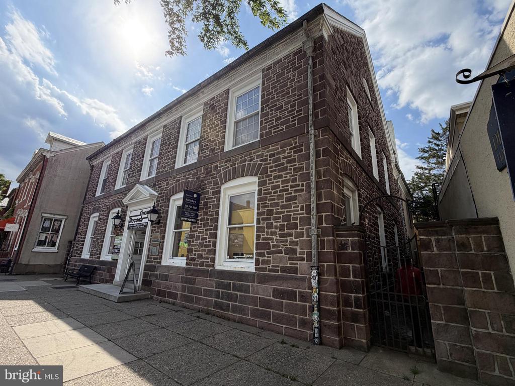 25 E STATE STREET 201