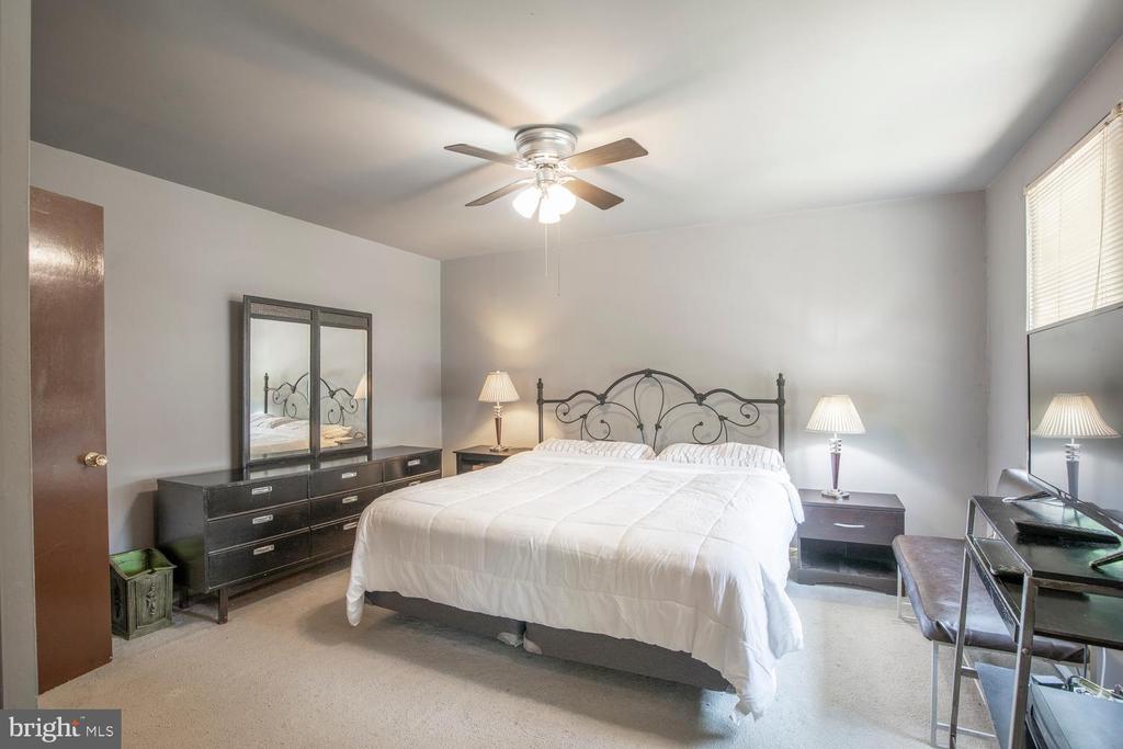3237 FARRAGUT COURT