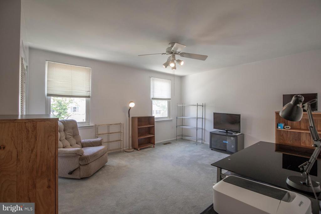 3237 FARRAGUT COURT
