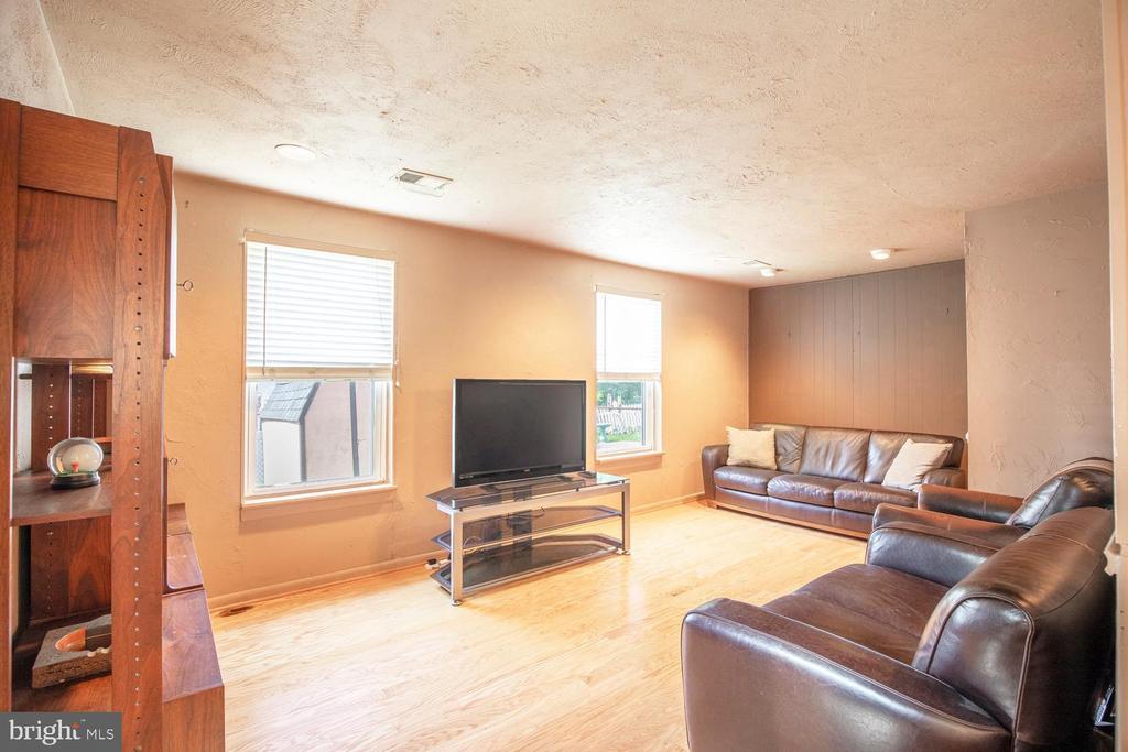 3237 FARRAGUT COURT