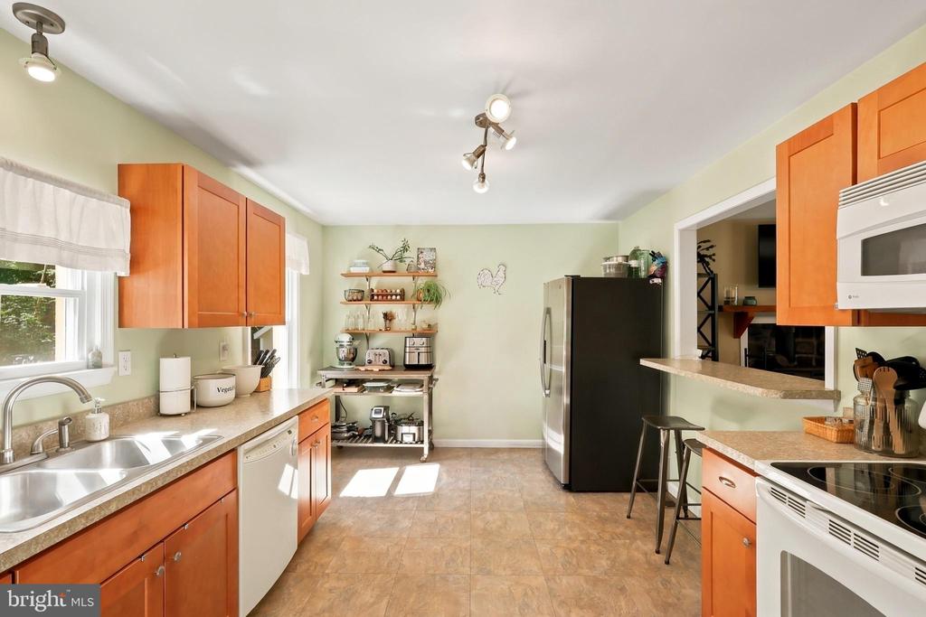 1372 BIRCH ROAD