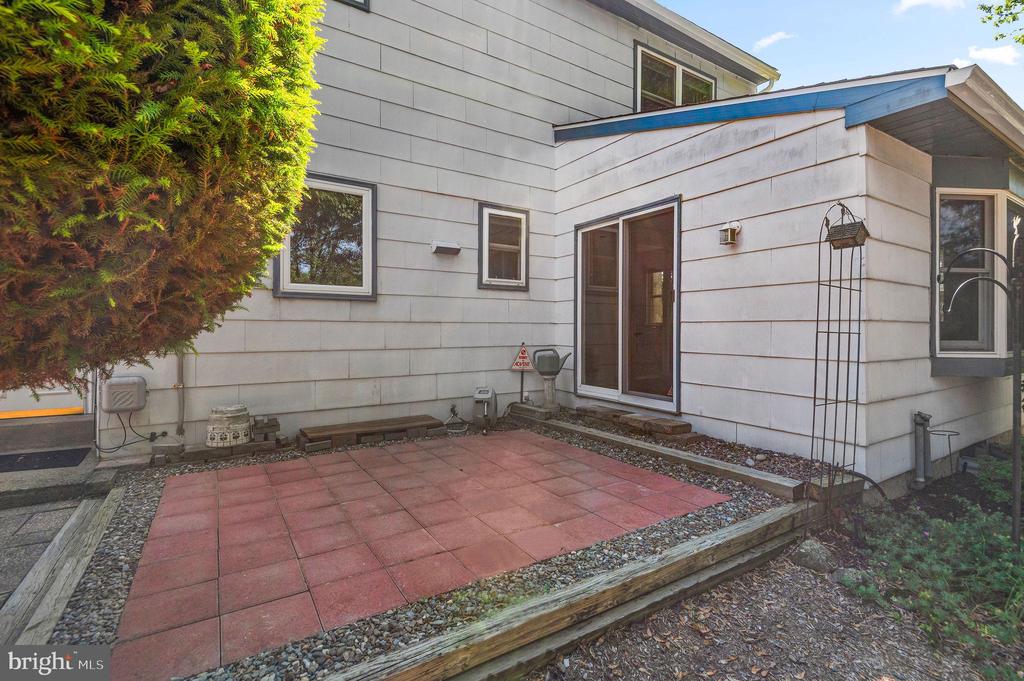 330 HILLTOWN PIKE