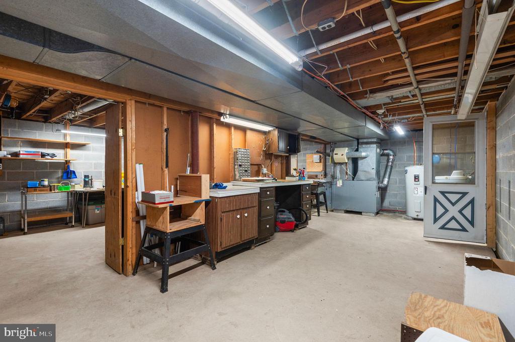 330 HILLTOWN PIKE