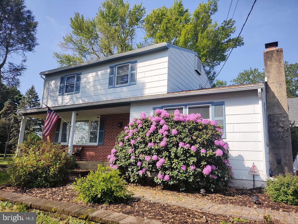 330 HILLTOWN PIKE