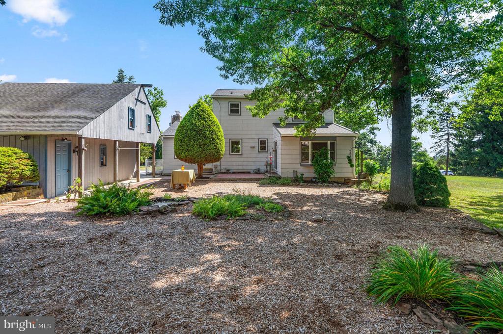 330 HILLTOWN PIKE