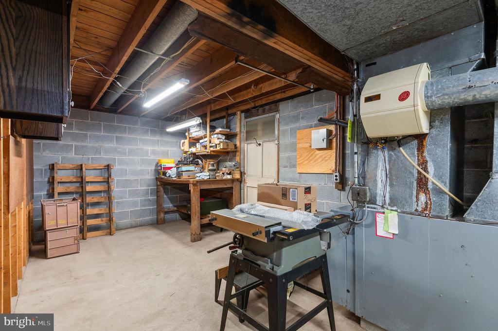 330 HILLTOWN PIKE