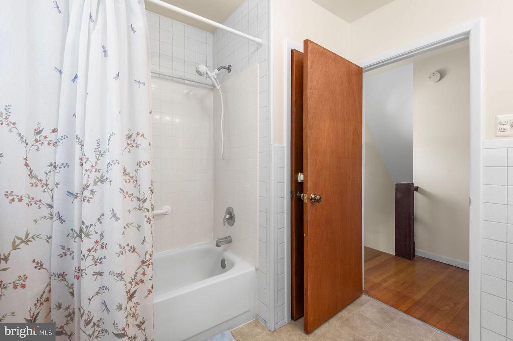 330 HILLTOWN PIKE