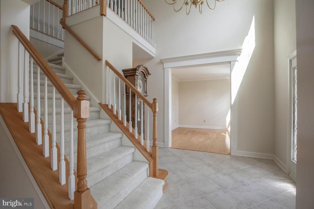 412 PARKVIEW CIRCLE