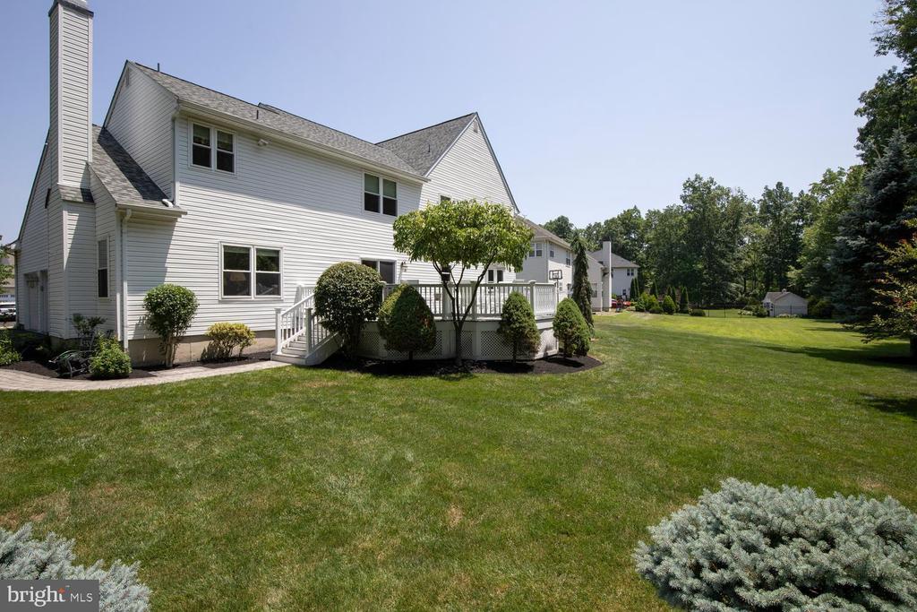 412 PARKVIEW CIRCLE