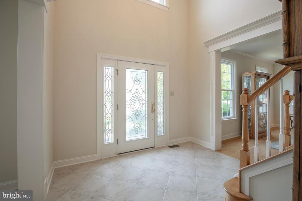 412 PARKVIEW CIRCLE