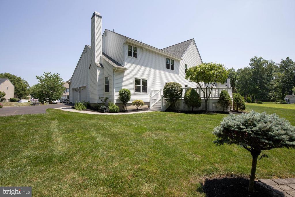 412 PARKVIEW CIRCLE