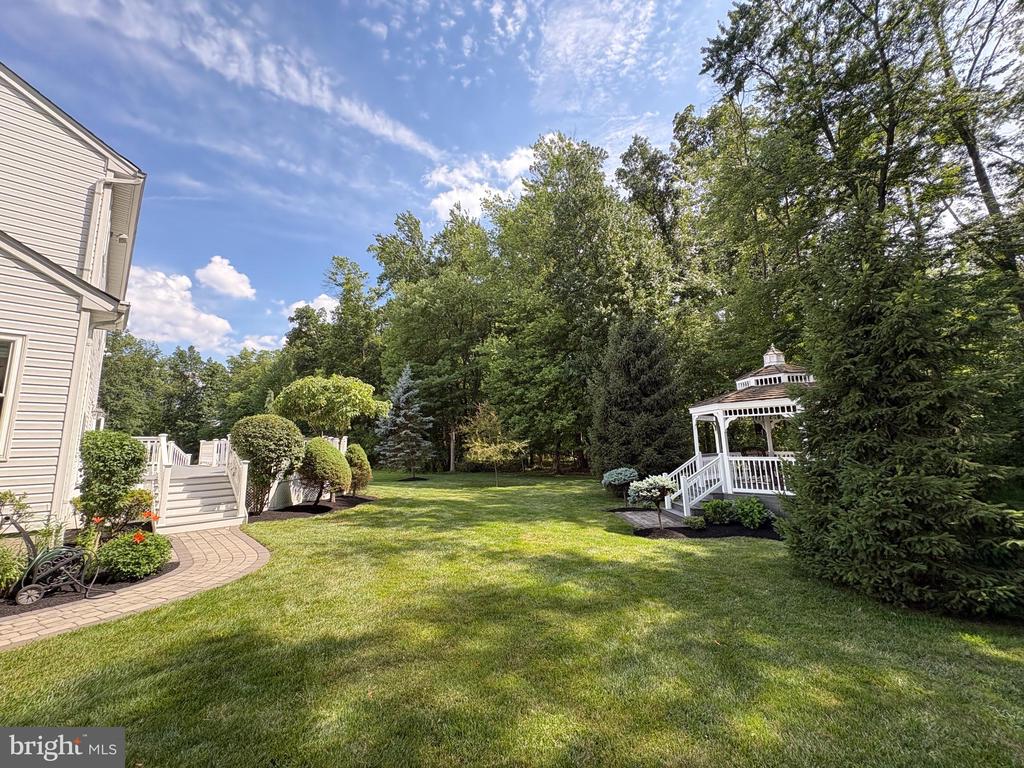 412 PARKVIEW CIRCLE
