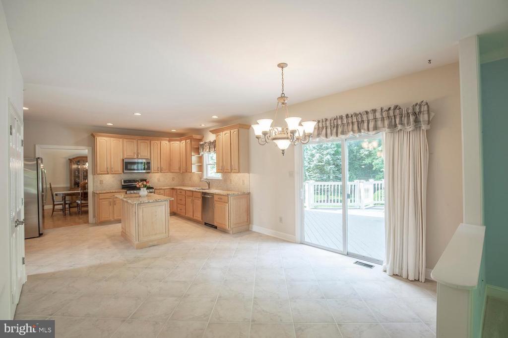 412 PARKVIEW CIRCLE