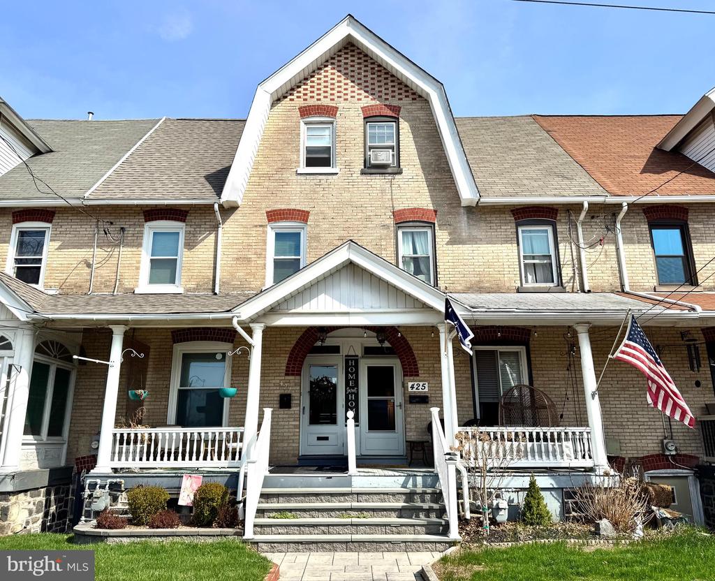 425 JUNIPER STREET