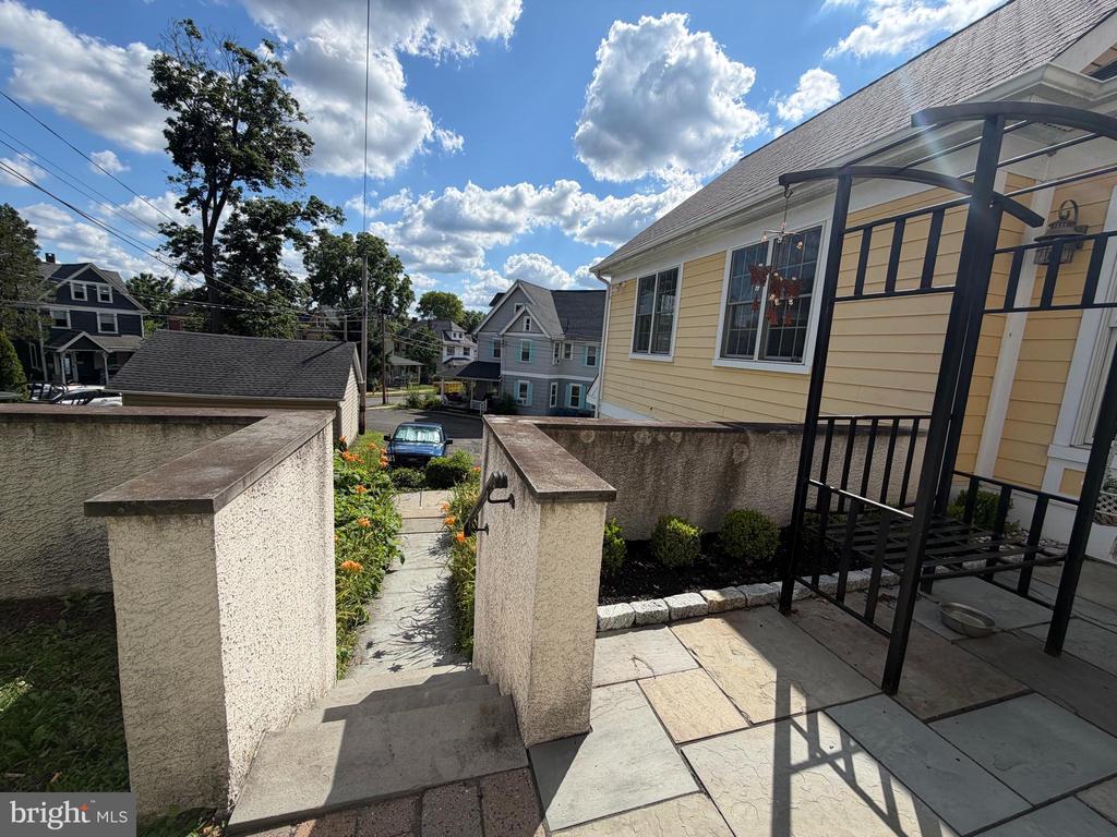 156 GREEN STREET