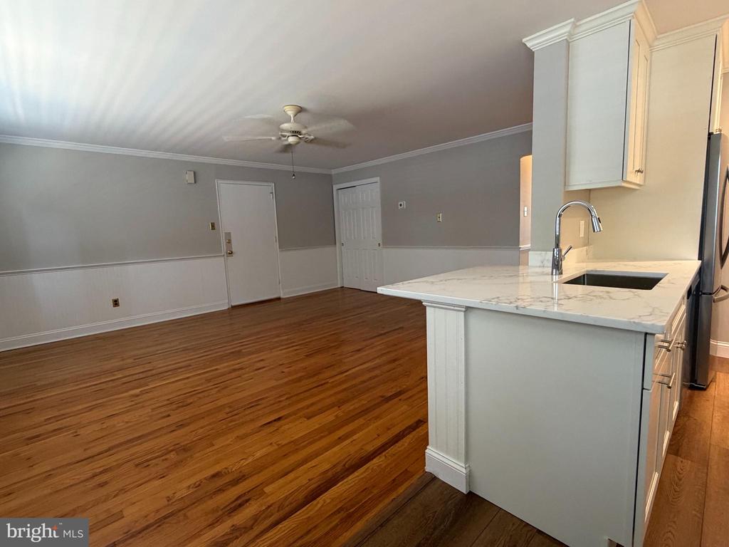 403 S MAIN STREET Unit: 105