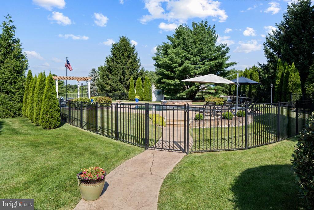 3821 FOUNTAIN CIRCLE