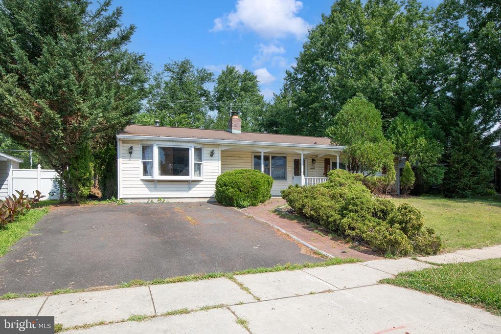 327 STONYBROOK DRIVE