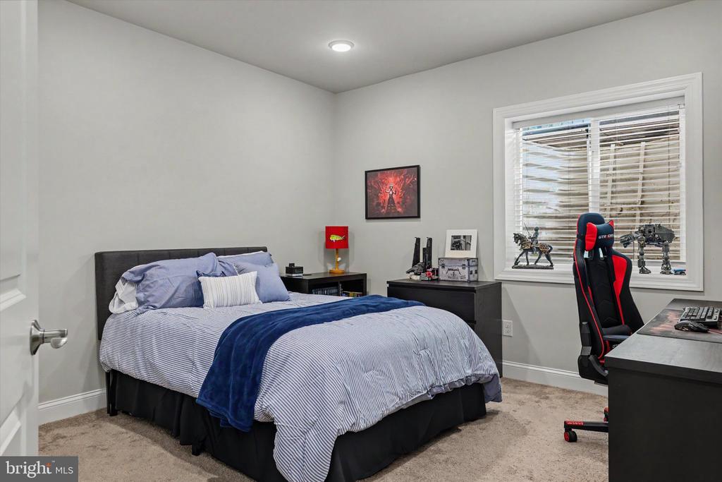 7 PETTITS BRIDGE ROAD