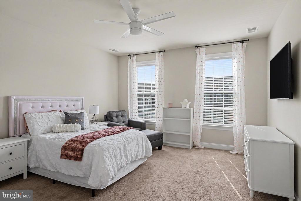 7 PETTITS BRIDGE ROAD