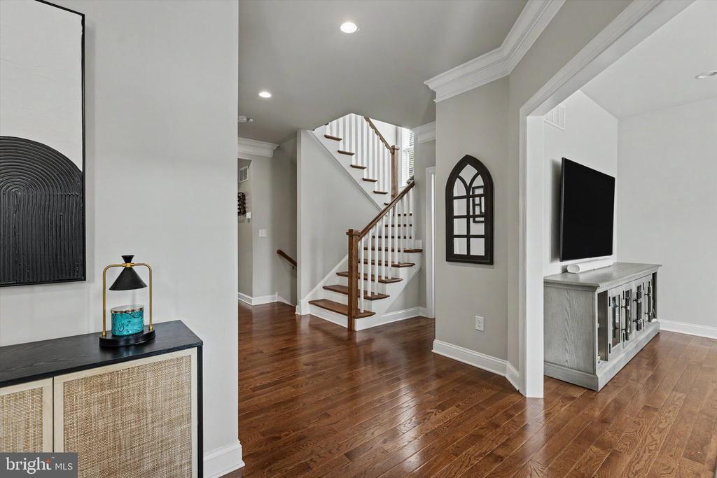 7 PETTITS BRIDGE ROAD