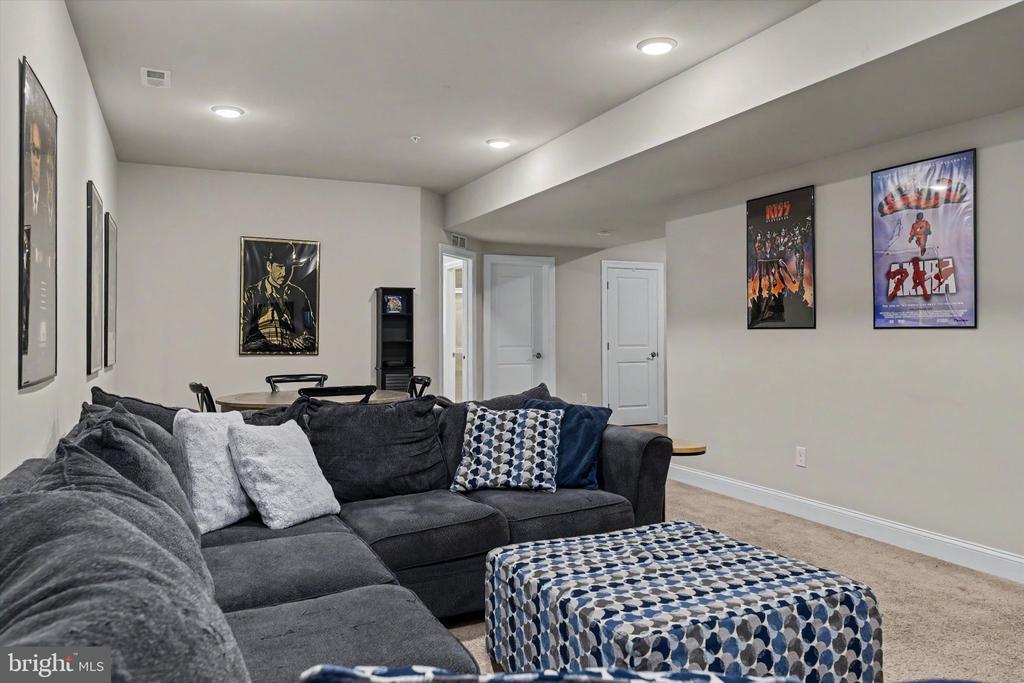 7 PETTITS BRIDGE ROAD