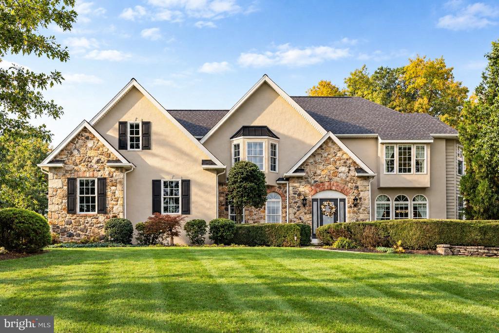 1100 BRIAR WAY
