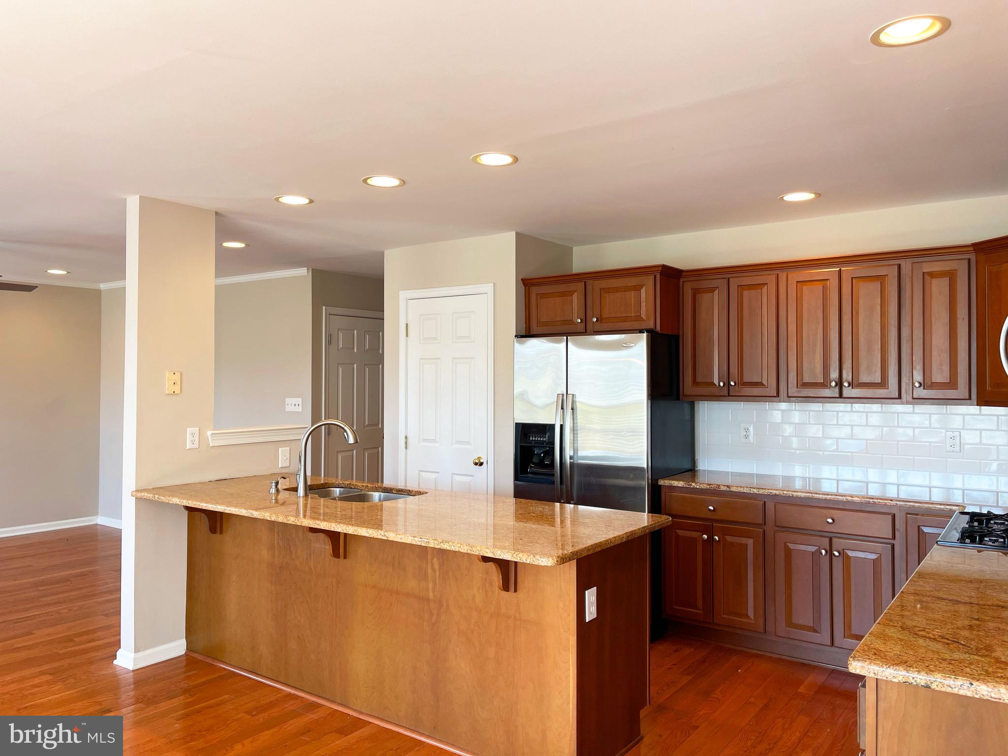 121 GLENEAGLES DRIVE