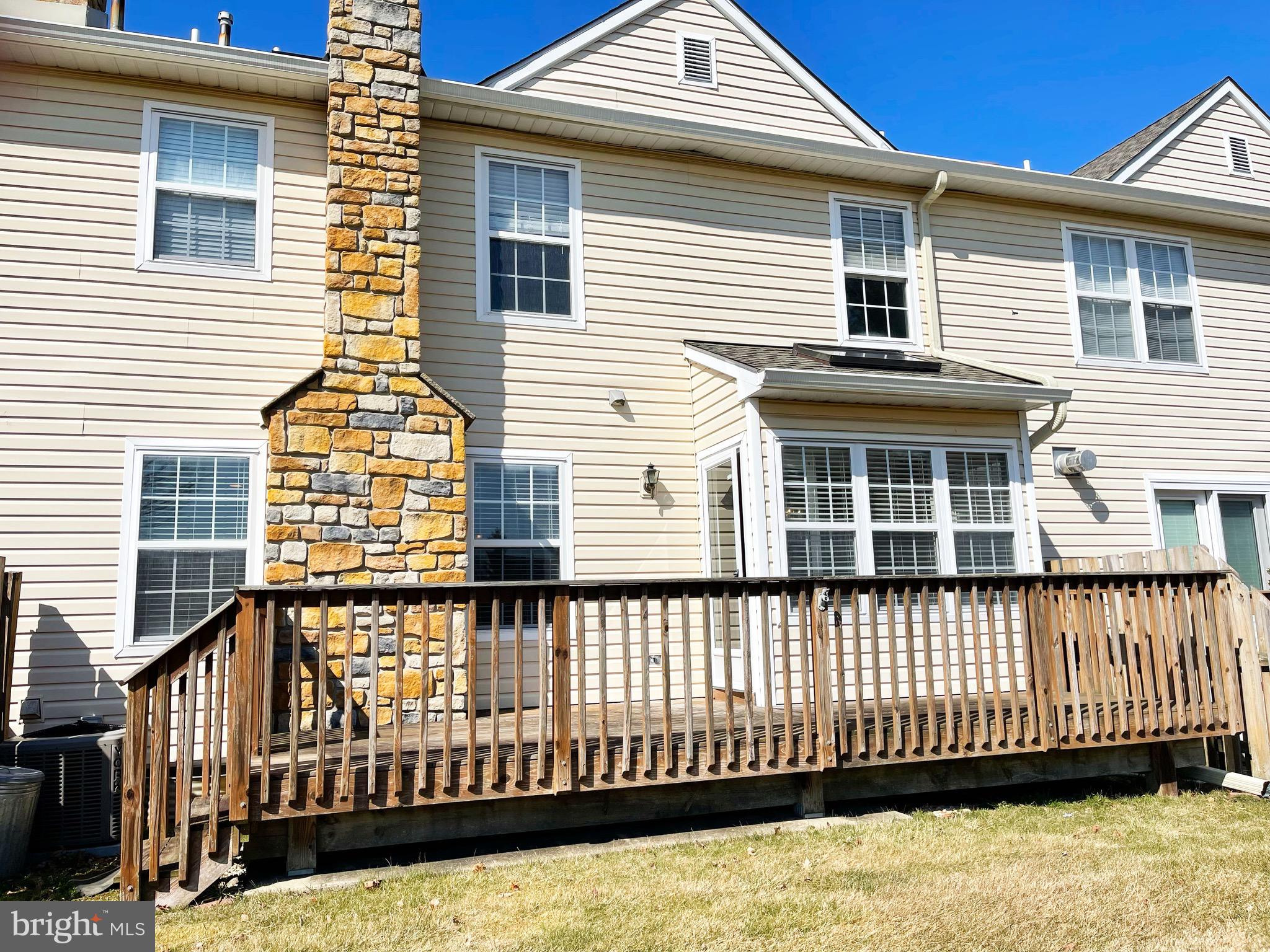 121 GLENEAGLES DRIVE